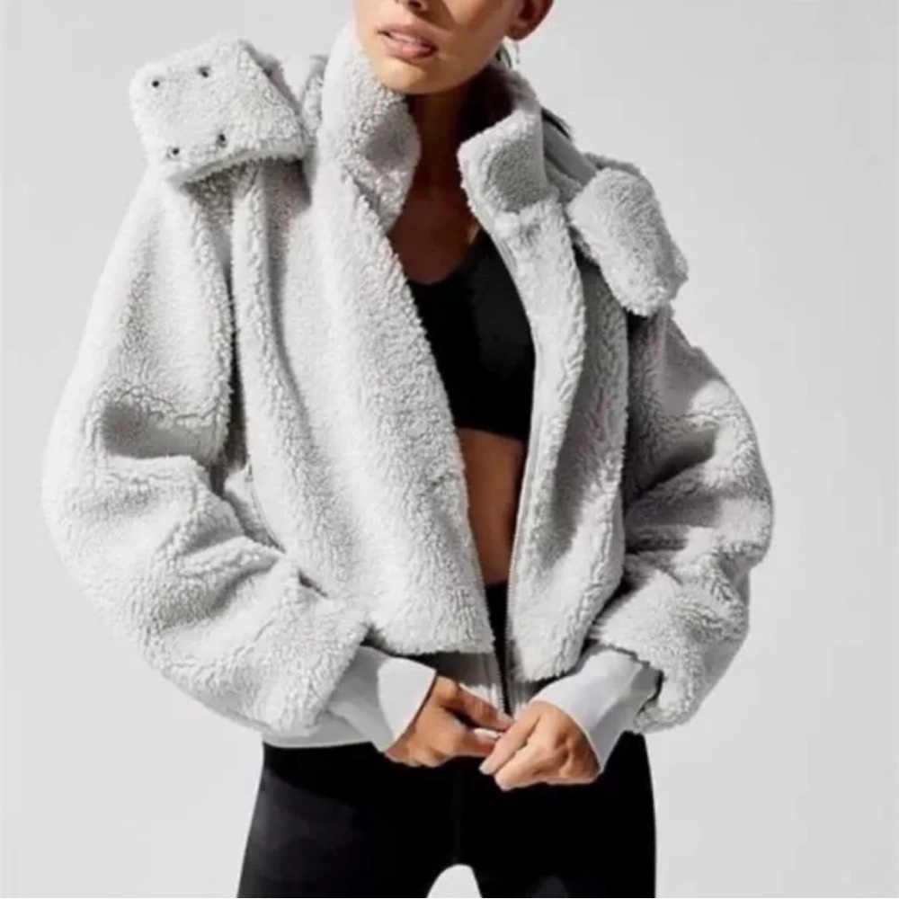 ALO Yoga Gray foxy sherpa - like new!